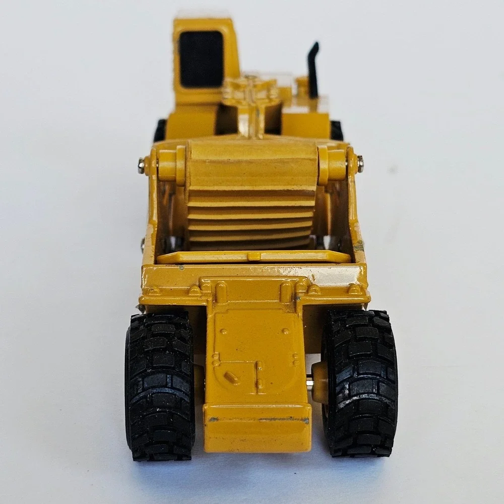 Vintage Ertl Caterpillar 613C Elevating Scraper Die-Cast‎ Construction Toy Cat